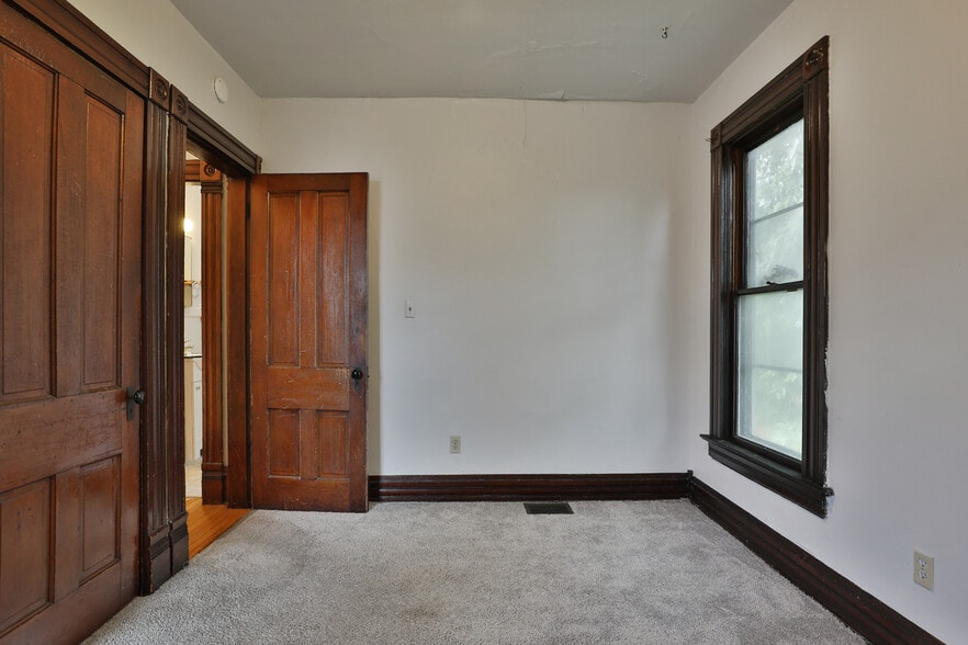 More Photos Of 51 Clark Pl, Columbus Multifamily For Sale