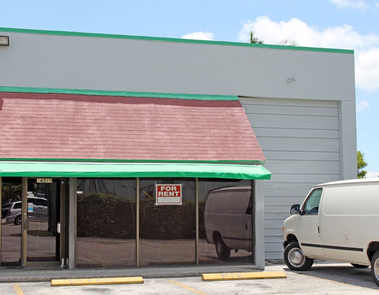 More Photos Of 14305-14319 SW 142nd Ave, Miami Warehouse For Lease