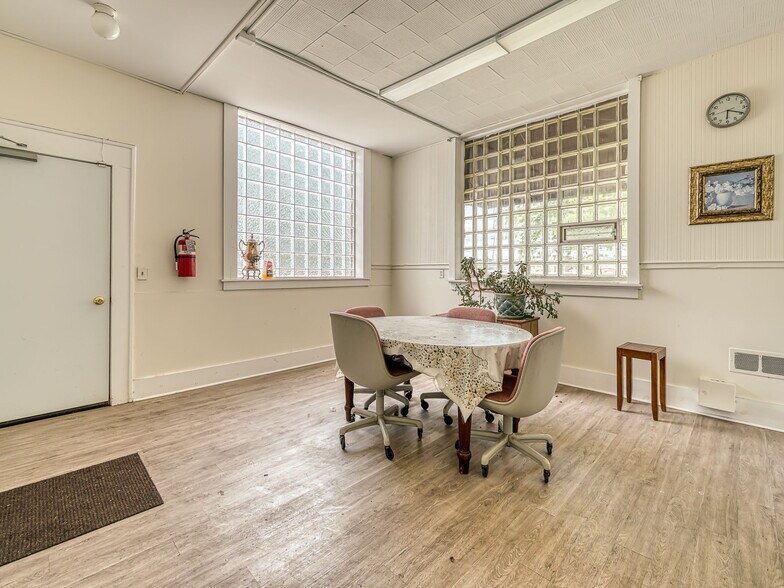 More Photos Of 111 Jones Ave, Monroe Warehouse For Lease