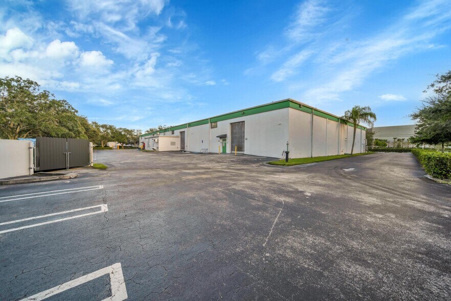 More Photos Of 12095 NW 39th St, Coral Springs Warehouse For Sale