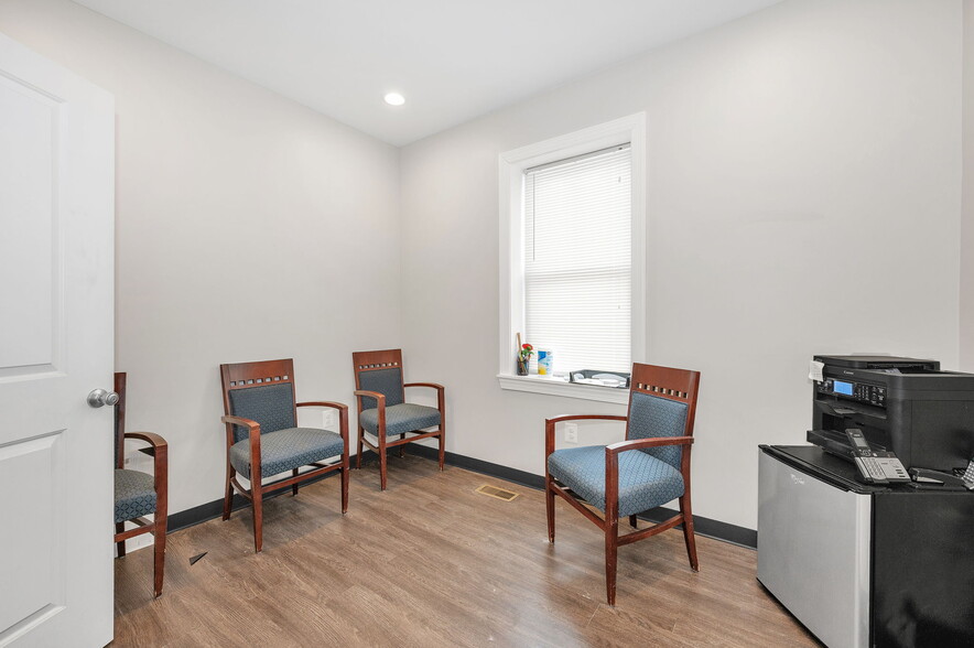 More Photos Of 4920 Belair Rd, Baltimore Office For Sale