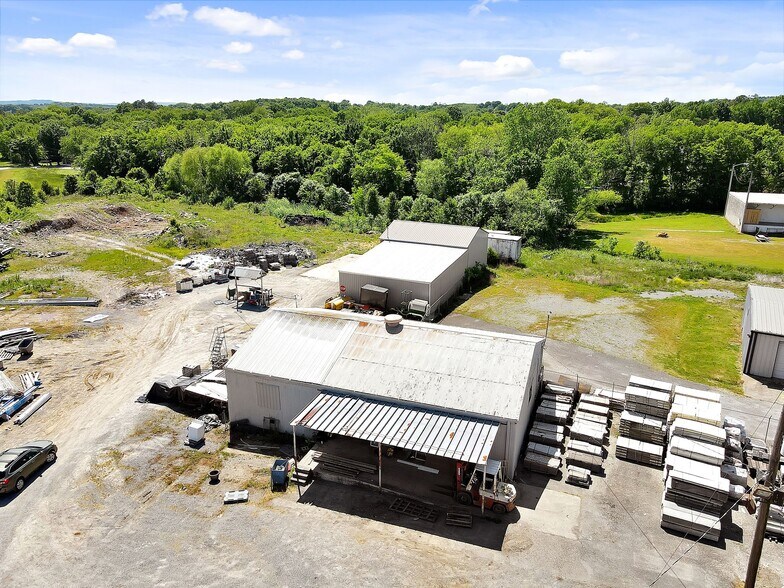 More Photos Of 811 & 813 W Lane, Shelbyville Warehouse For Sale