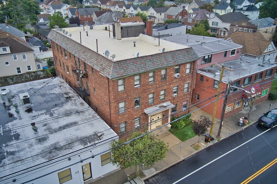 More Photos Of 203 Willis Ave, Mineola Apartments For Sale