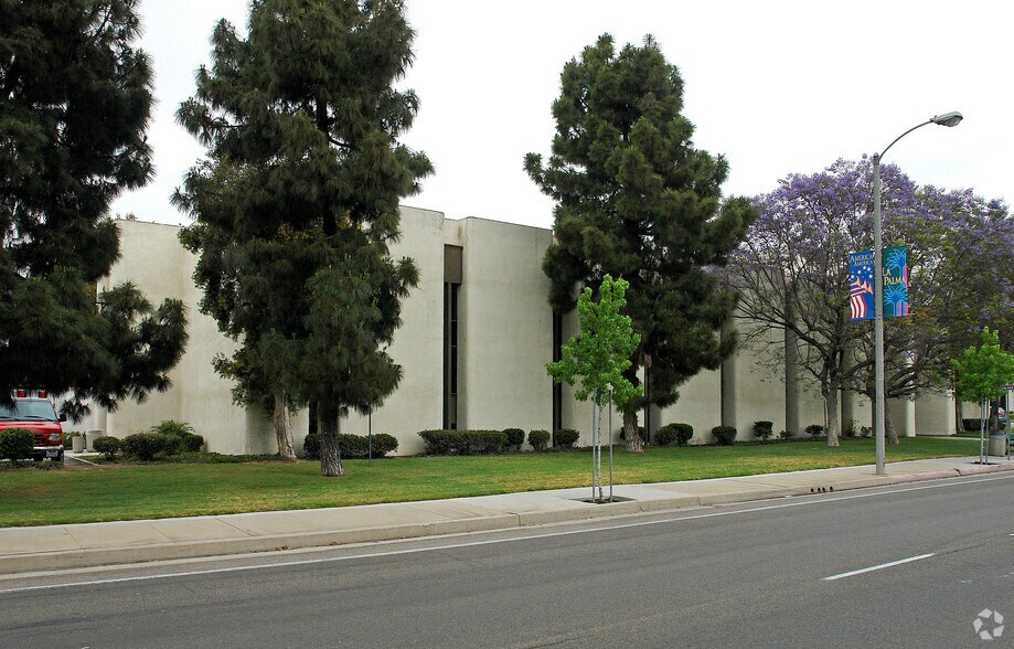 More Photos Of 5471 La Palma Ave, La Palma Medical For Lease