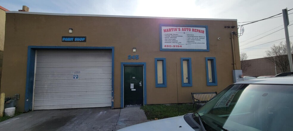 More Photos Of 245 W 24th St, Norfolk Service For Lease