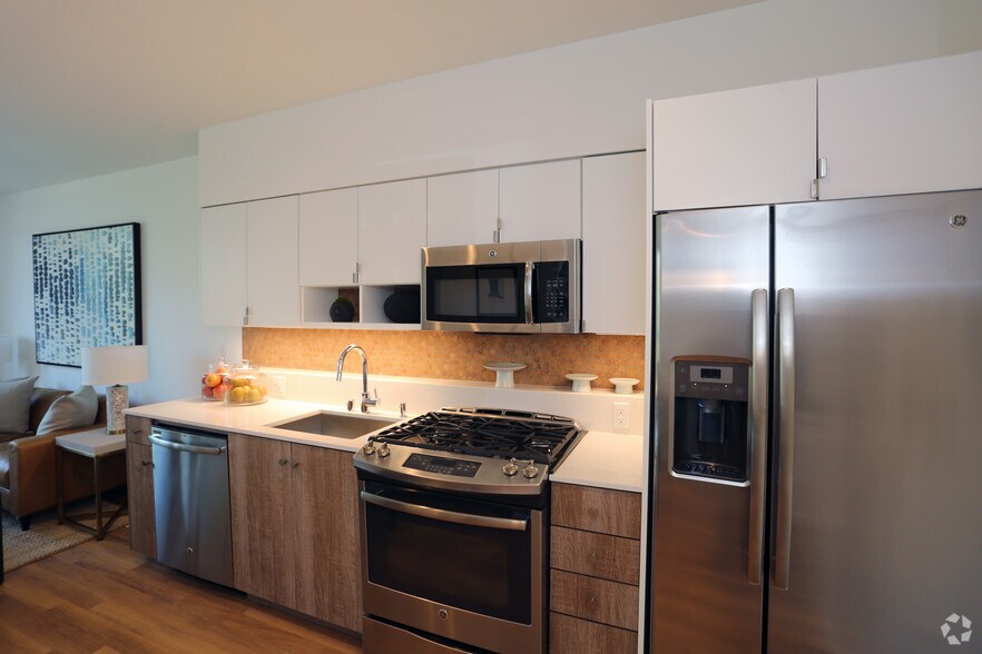 More Photos Of 8350-8358 Santa Monica Blvd, West Hollywood Apartments For Lease