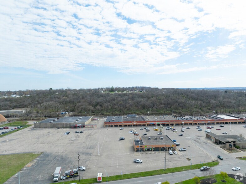 More Photos Of 2250-2600 Dixie Hwy, Hamilton Unknown For Lease