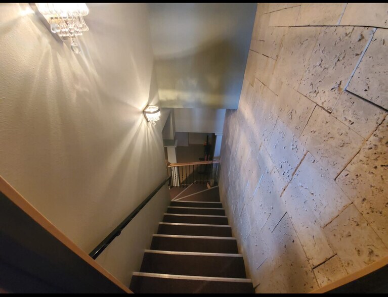 More Photos Of 3003 Hall St, Hays Medical For Sale