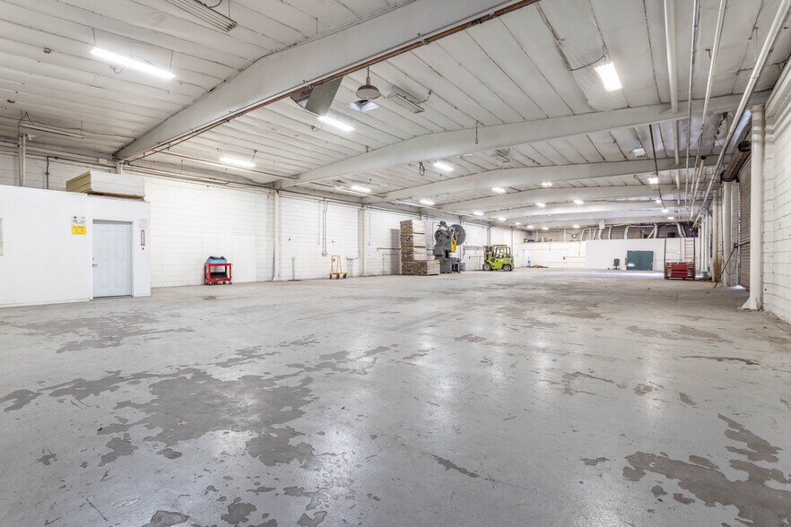 More Photos Of 661 Arroyo St, San Fernando Manufacturing For Lease