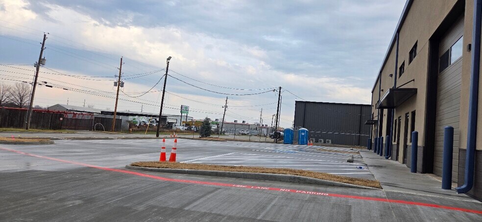 More Photos Of 5818 S 107th East Ave, Tulsa Warehouse For Lease