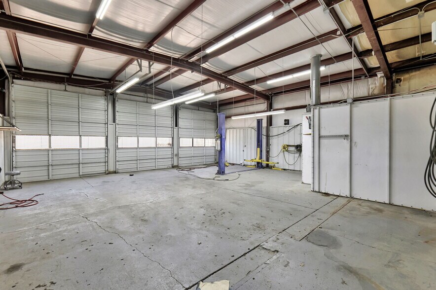 More Photos Of 11209 W Kellogg, Wichita Auto Dealership For Sale