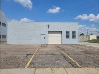 More Photos Of 621 Vester St, Ferndale Warehouse For Lease