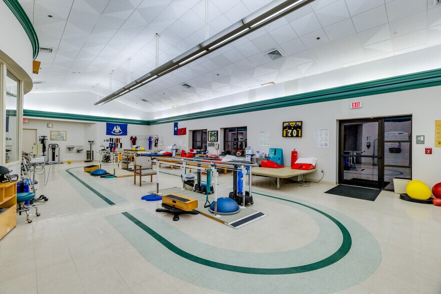 More Photos Of 102 Thomas Rd, West Monroe Medical For Sale