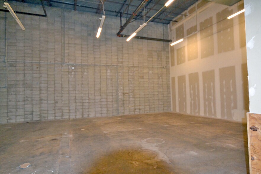 More Photos Of 317 Lincoln Hwy, Fairview Heights Auto Repair For Lease