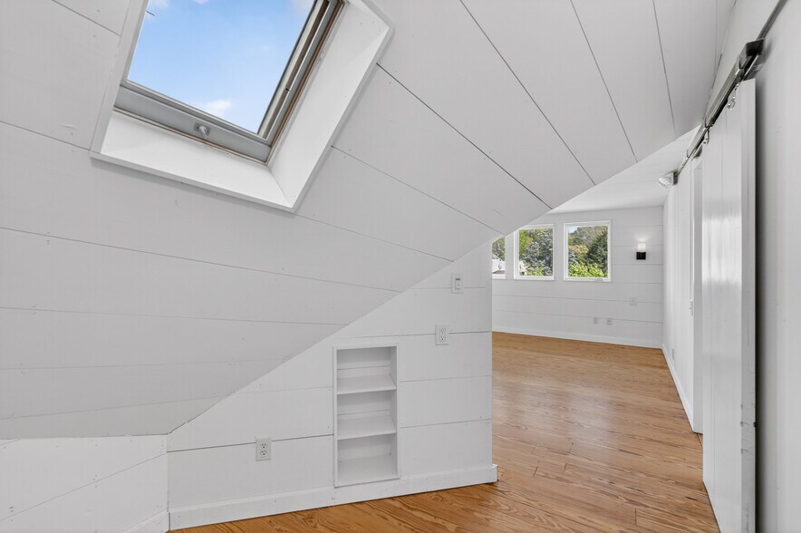 More Photos Of 208 St Marys St, Raleigh Loft Creative Space For Sale