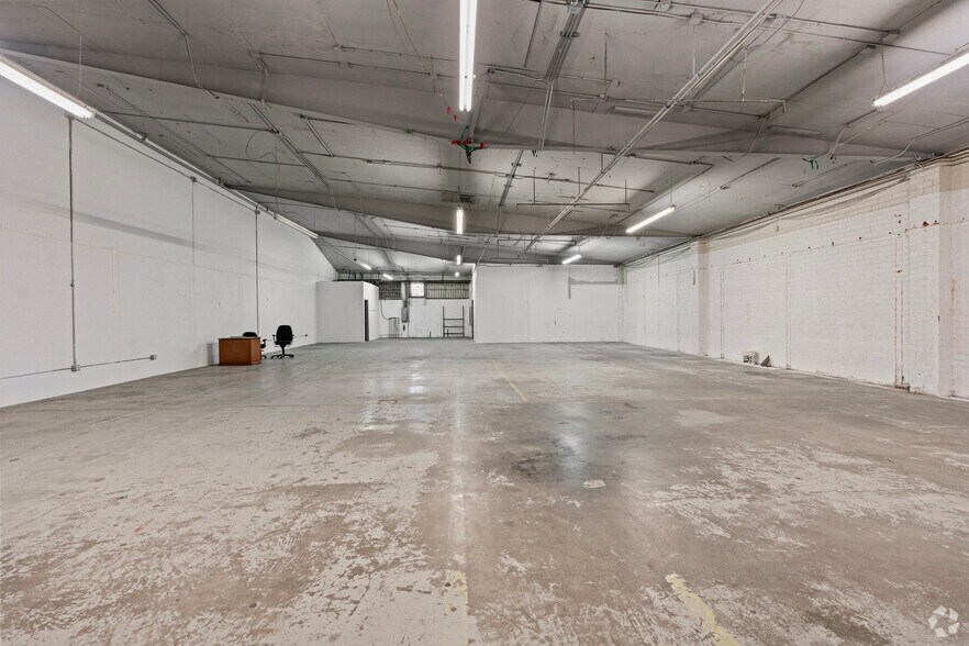 More Photos Of 540 S Crocker St, Los Angeles Industrial For Sale