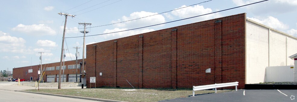 More Photos Of 2145 Tedrow Rd, Toledo Distribution For Lease