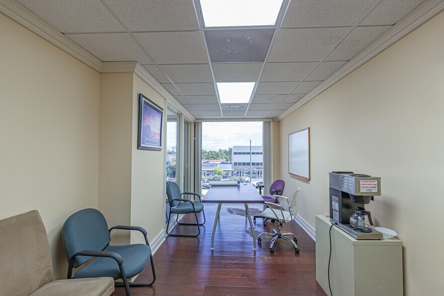 More Photos Of 2740 E Oakland Park Blvd, Fort Lauderdale Office For Sale