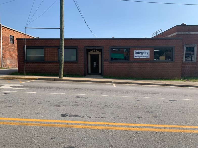 More Photos Of 109 W Atlantic St, South Hill Storefront Retail Office For Sale