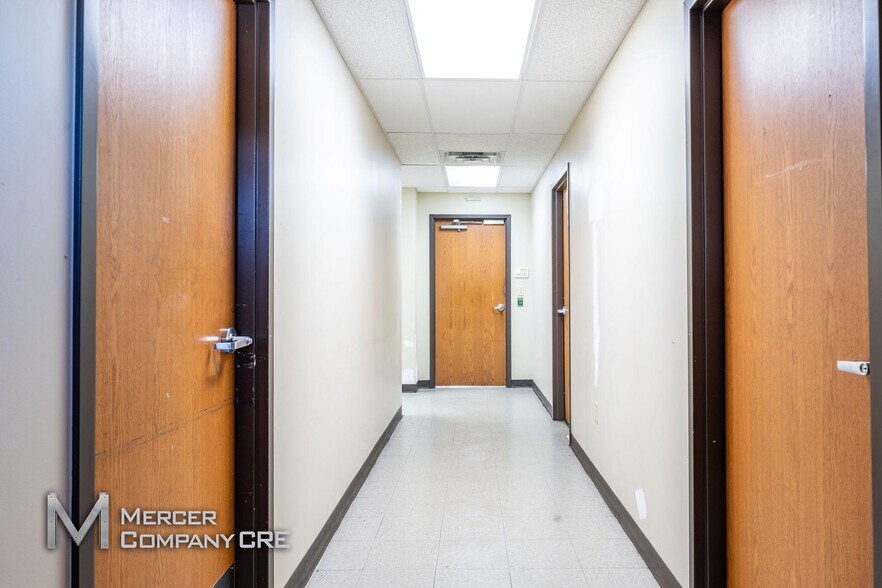 More Photos Of 3613-3621 S Moulton Dr, Oklahoma City Service For Lease