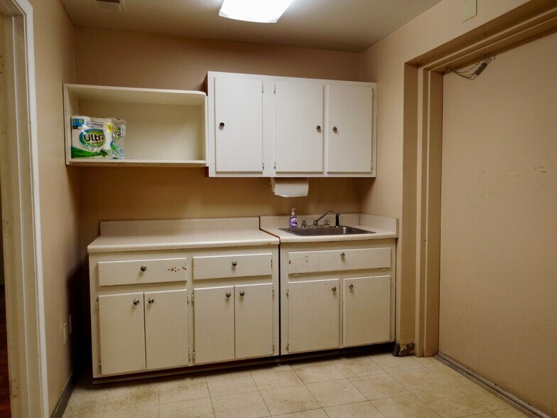 More Photos Of 179 Highway 11 S, Social Circle Office For Lease