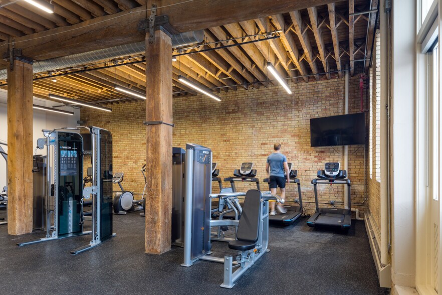 More Photos Of 101-155 N 400 W, Salt Lake City Office For Lease