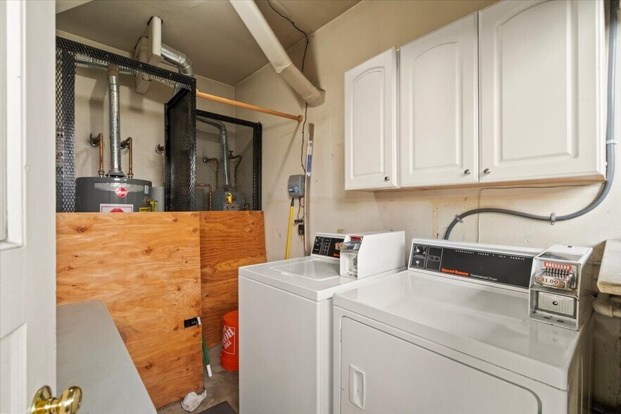 More Photos Of 1172 Clinton St, Redwood City Apartments For Sale