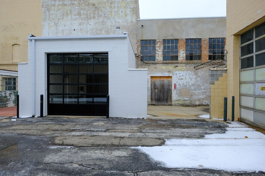More Photos Of 408 W Main St, Benton Harbor Freestanding For Lease