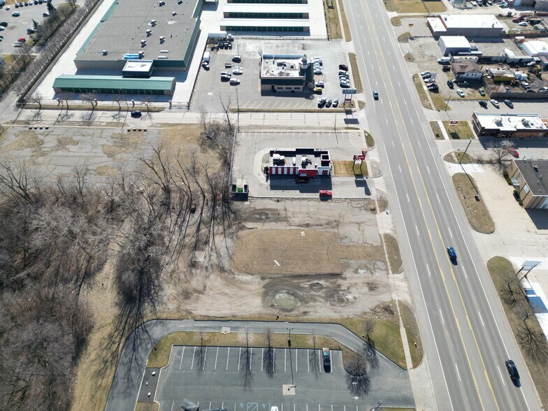More Photos Of 34360 Groesbeck Hwy, Clinton Township Land For Lease