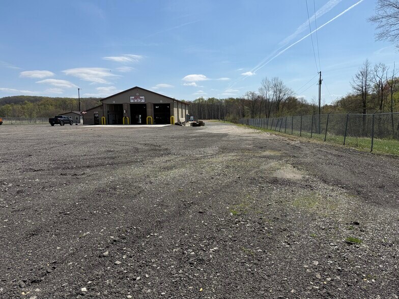 More Photos Of 4881 Pittsburgh Rd, Harrisville Light Distribution For Sale