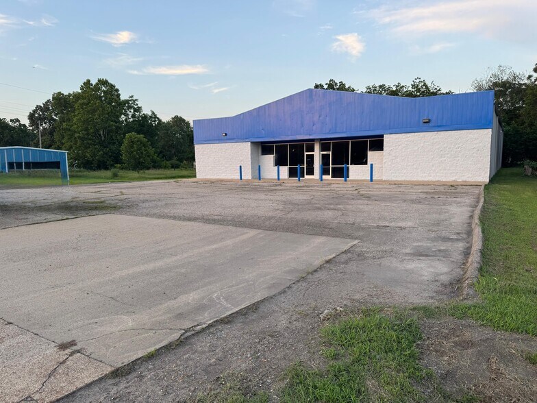 More Photos Of 820 N Main St, Brinkley Freestanding For Sale