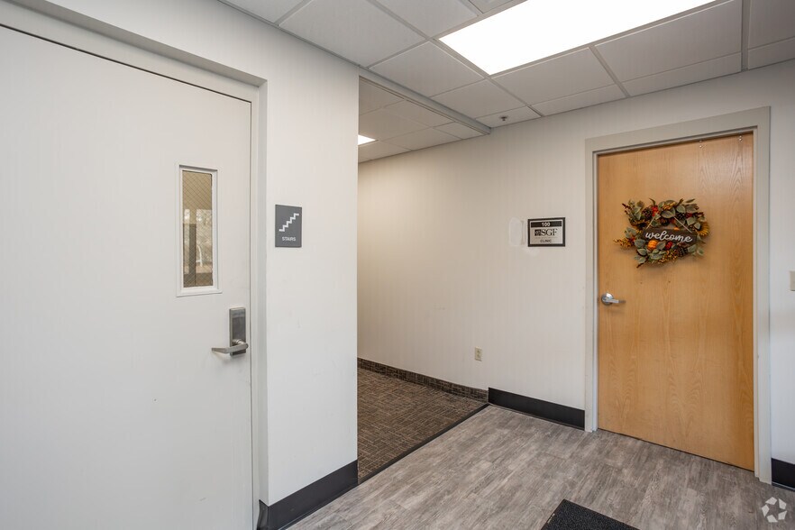 More Photos Of 6400 Brooktree Ct, Wexford Medical For Lease