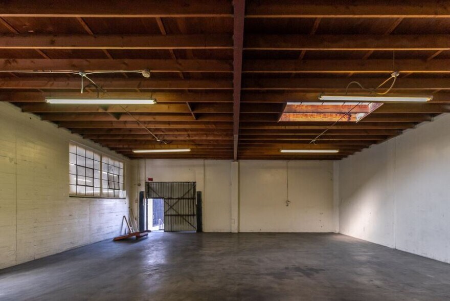 More Photos Of 3310 Leonis Blvd, Los Angeles Warehouse For Lease