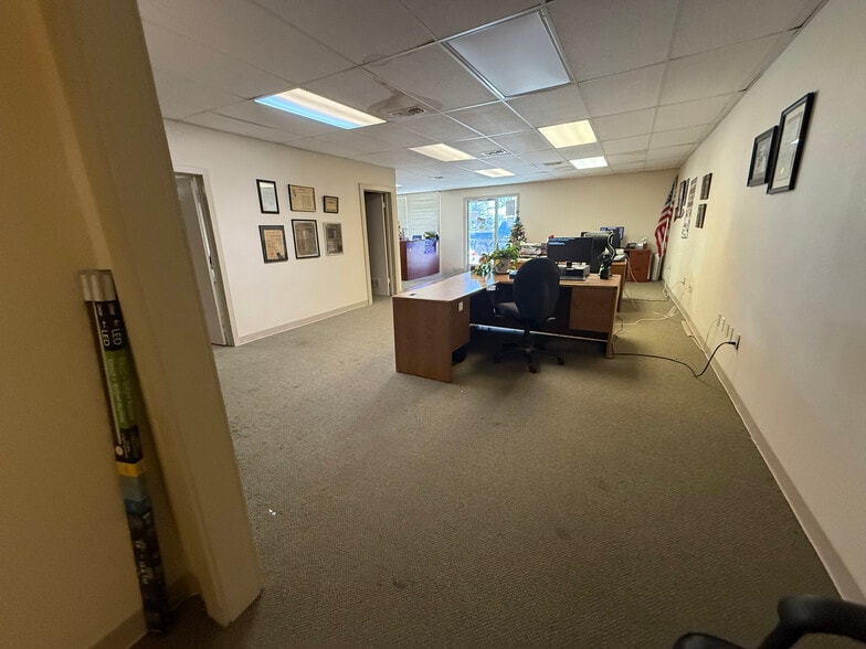 More Photos Of 108 E 1st St, Cameron General Retail For Sale