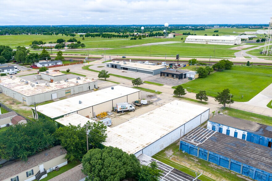 More Photos Of 1835 Industrial Blvd, Norman Warehouse For Sale