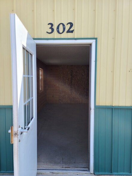 More Photos Of W5285 Highway 82, Mauston Self Storage For Lease