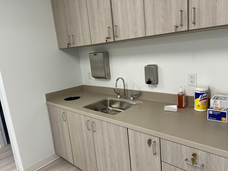 More Photos Of 5405 Diplomat Cir, Orlando Loft Creative Space For Lease