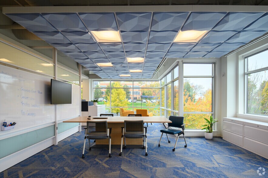 More Photos Of 2700 Kelly Rd, Warrington Office For Lease