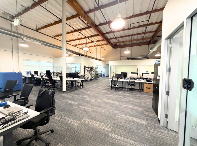 More Photos Of 6473 Kaiser Dr, Fremont Research And Development For Lease