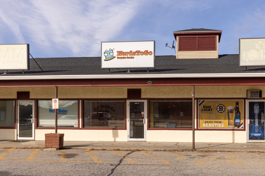 More Photos Of 11 Tracy Ln, Hudson Storefront For Sale