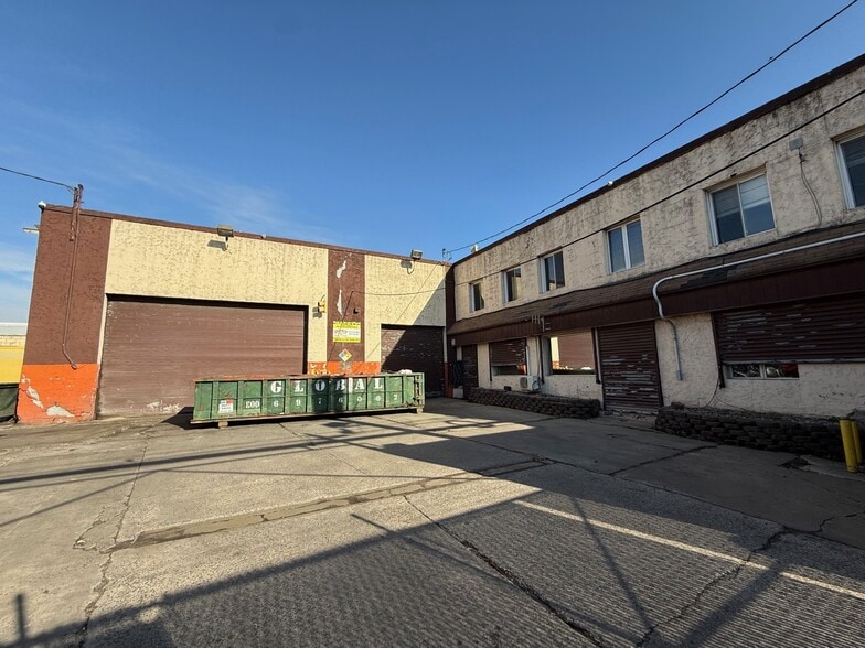 More Photos Of 217 Poinier St, Newark Service For Sale