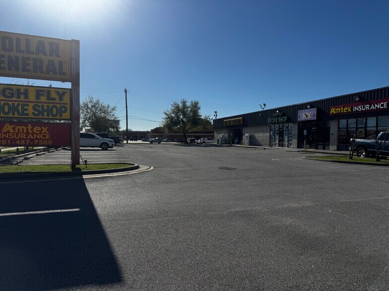 More Photos Of 6410-6422 Spencer Hwy, Pasadena Unknown For Lease