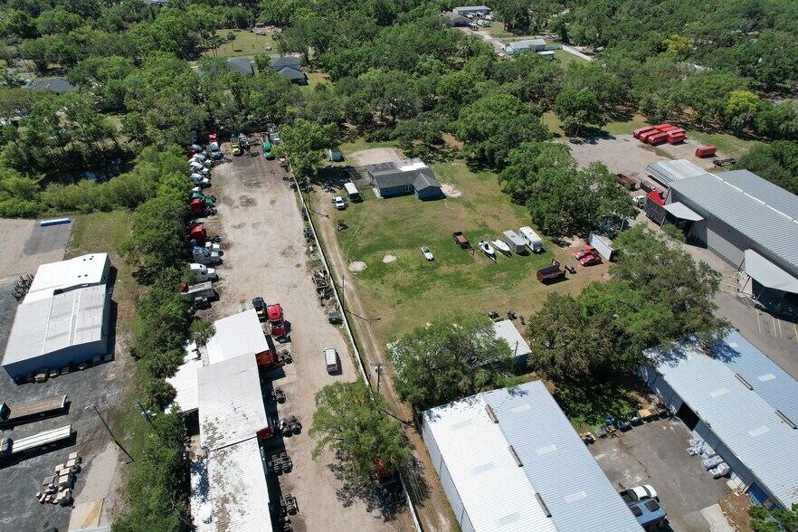 More Photos Of 5921 Causeway Blvd, Tampa Flex For Sale