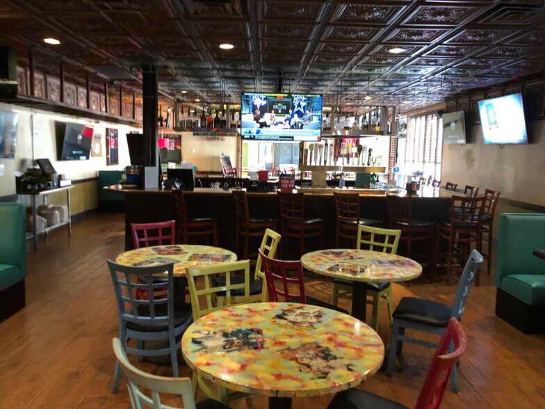 More Photos Of 8797 20th St, Vero Beach Hotel For Lease