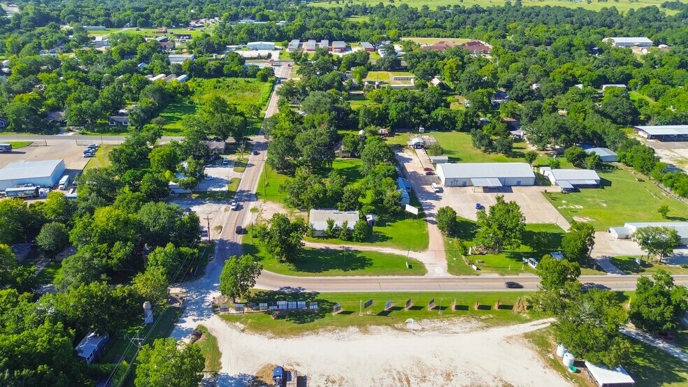 More Photos Of 109 Emory St, Trinity Industrial For Sale