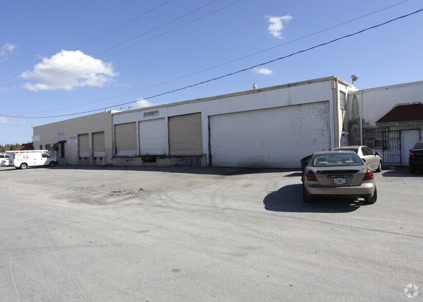 More Photos Of 3630-3660 NW 76th St, Miami Distribution For Lease