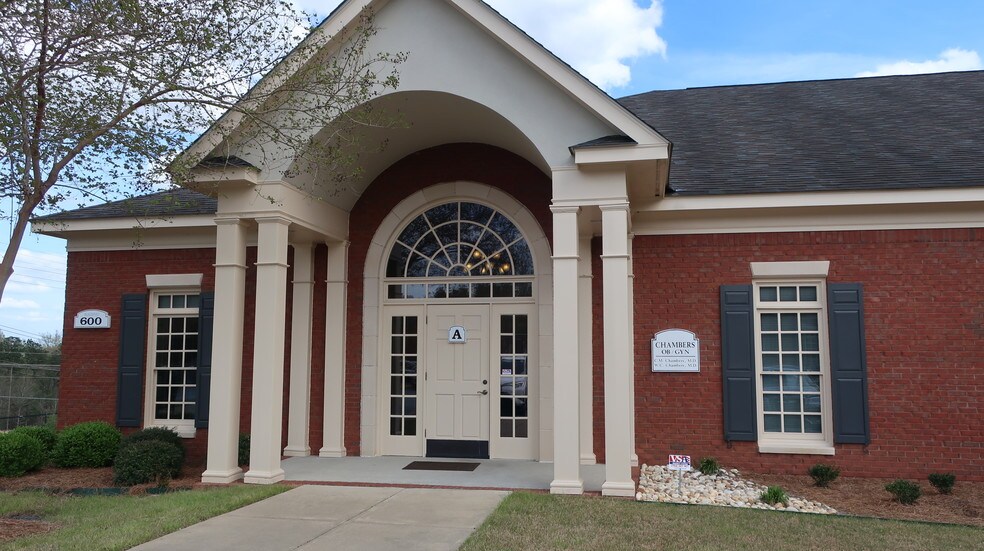 More Photos Of 5009 Riverchase Dr, Phenix City Medical For Lease