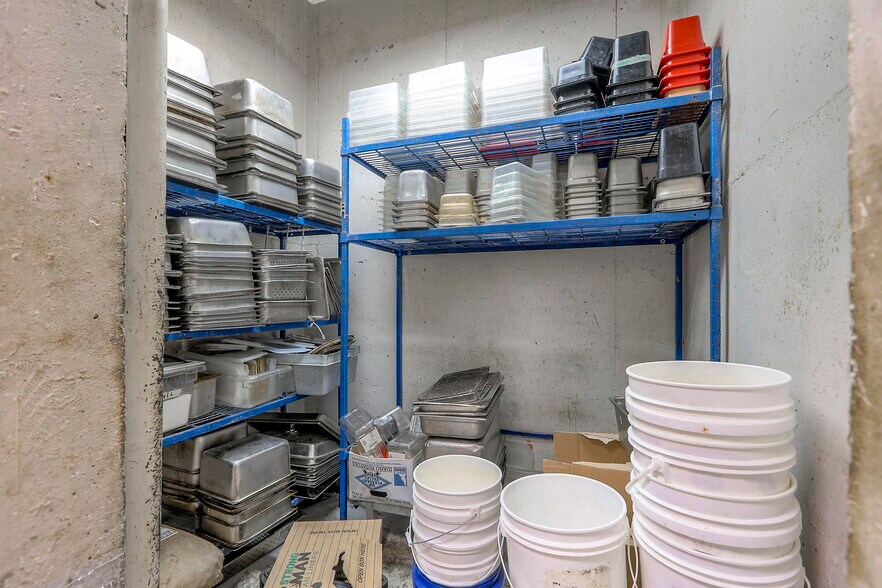 More Photos Of 330 E 135th St, Kansas City Restaurant For Sale