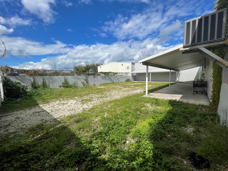 More Photos Of 5731 SW 23rd St, West Park Auto Repair For Lease