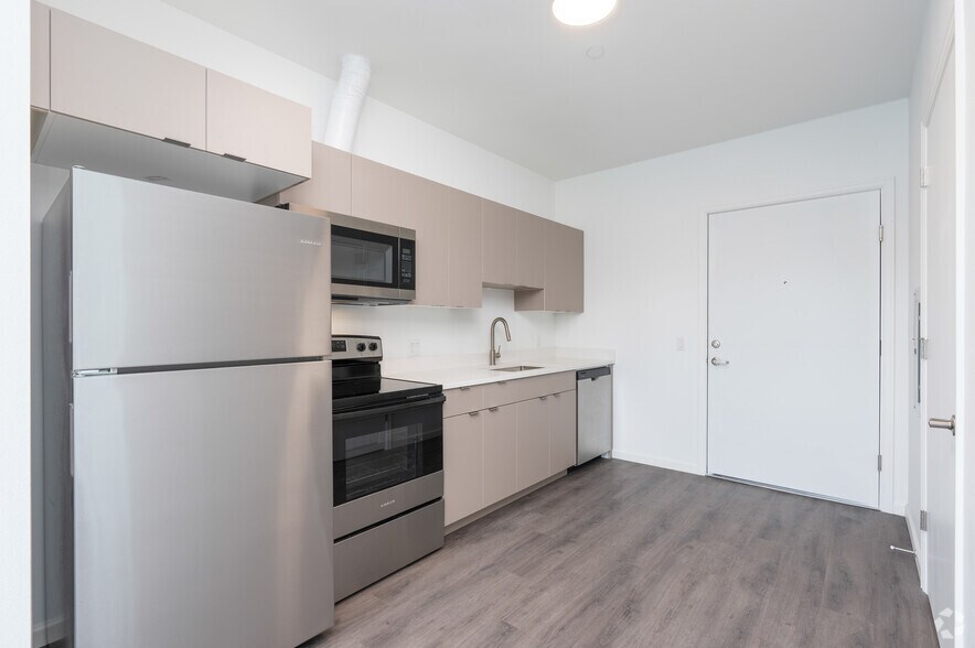 More Photos Of 2171 N Rosa Parks Way, Portland Apartments For Sale